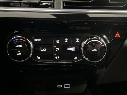 Used 2024 Chevrolet Trax RS w/ Driver Confidence Package image 49