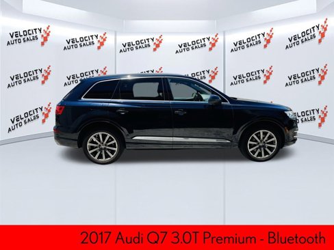 Used 2017 Audi Q7 3.0T Premium image 2