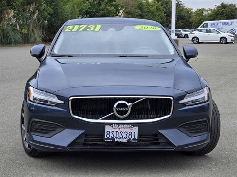 Used 2020 Volvo S60 T5 Momentum image 2