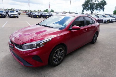 Used 2022 Kia Forte LXS image 4