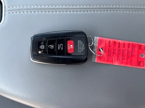Used 2019 Toyota Avalon XSE w/ All Weather Liner Package image 29