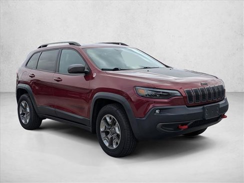 Used 2019 Jeep Cherokee Trailhawk image 3