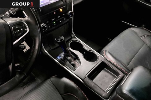 Used 2017 Toyota Camry SE image 16