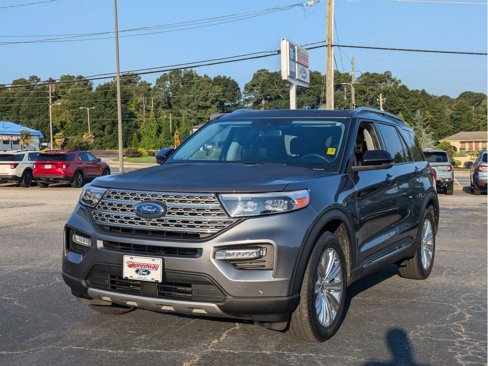 Certified 2022 Ford Explorer Limited w/ Equipment Group 301A image 2