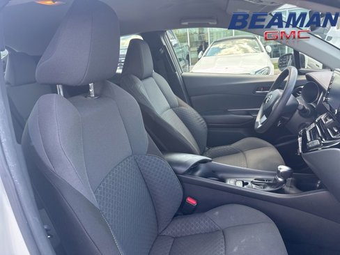 Used 2020 Toyota C-HR LE image 21