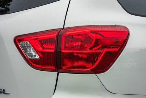 Used 2018 Nissan Pathfinder SL w/ Cargo Package image 10