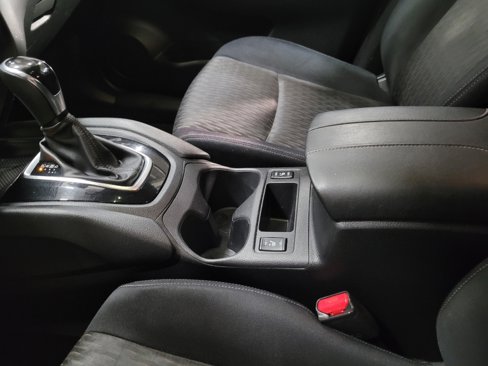 Used 2017 Nissan Rogue SV image 26