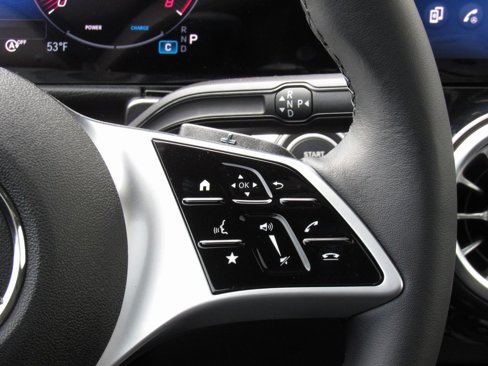 New 2025 Mercedes-Benz GLB 250 4MATIC image 28