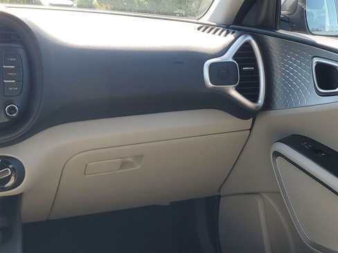 Used 2023 Kia Soul LX image 23