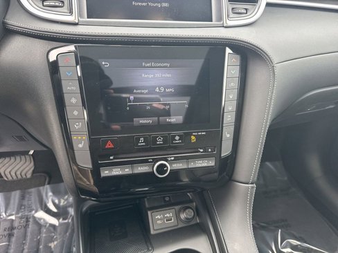New 2025 INFINITI QX50 Luxe image 23
