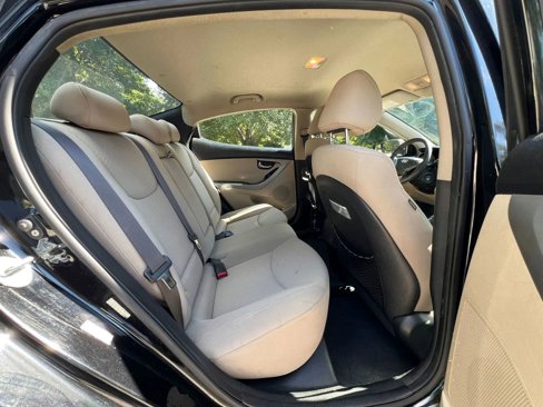 Used 2016 Hyundai Elantra SE image 14