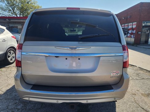 Used 2015 Chrysler Town & Country Limited Platinum w/ Trailer Tow Group image 5