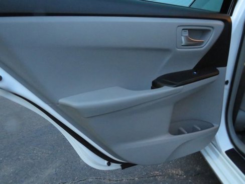 Used 2017 Toyota Camry LE image 30