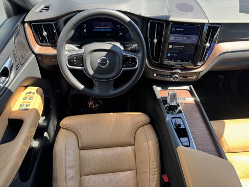 Certified 2023 Volvo XC60 B5 Ultimate w/ Climate Package image 13