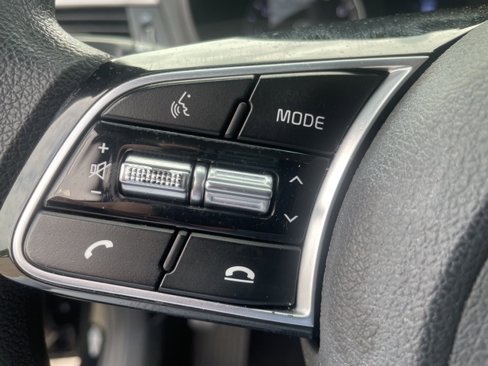 Used 2020 Kia Optima LX image 25