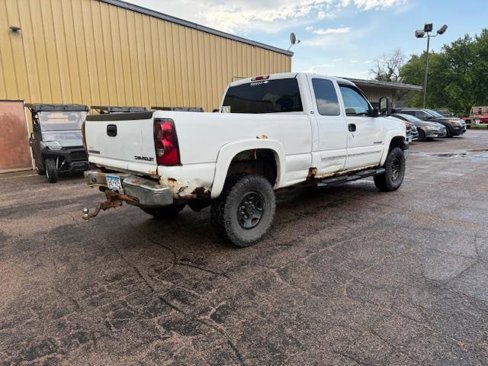 Used 2004 Chevrolet Silverado 2500 LS w/ Snow Plow Prep Package image 8