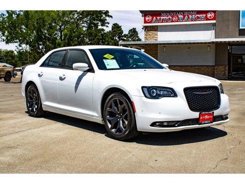 Used 2021 Chrysler 300 S image 2