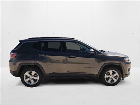 Used 2019 Jeep Compass Latitude w/ Popular Equipment Group image 4