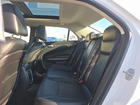 Used 2016 Chrysler 300 Limited image 14
