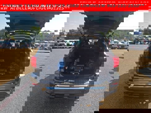 Used 2017 Nissan Pathfinder SL image 11
