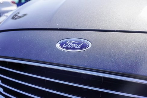 Used 2020 Ford Fusion SE image 12