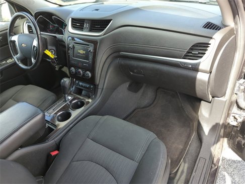 Used 2017 Chevrolet Traverse LT w/ Style and Technology Package image 17