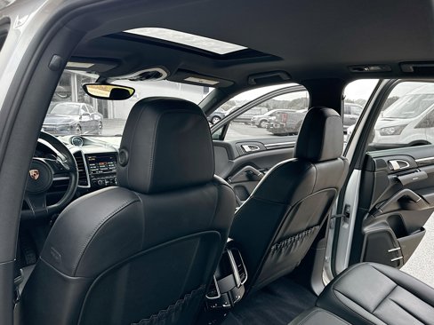 Used 2013 Porsche Cayenne Diesel image 6