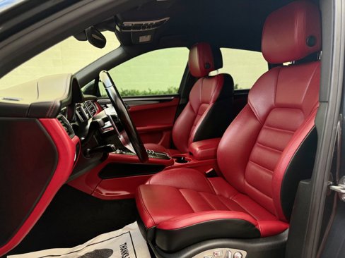 Used 2018 Porsche Macan S image 22