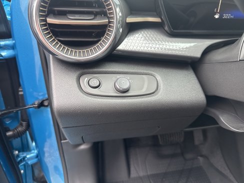 New 2025 Chevrolet Trax ACTIV image 28