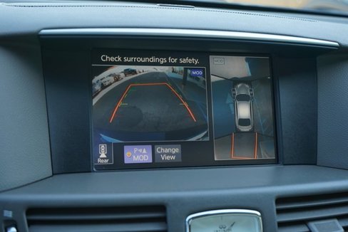 Used 2018 INFINITI Q70 Luxe image 21