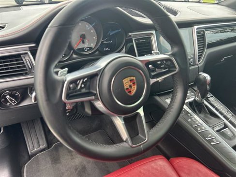 Used 2018 Porsche Macan S image 10