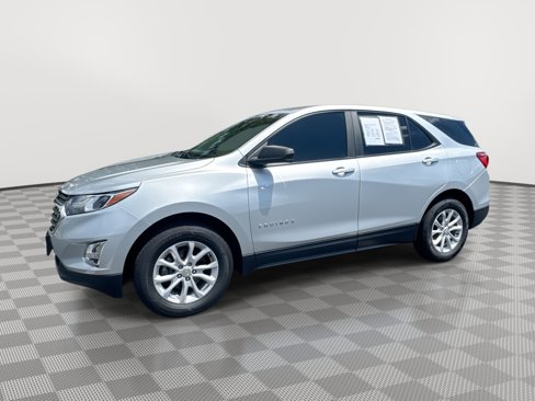 Used 2021 Chevrolet Equinox LS image 1