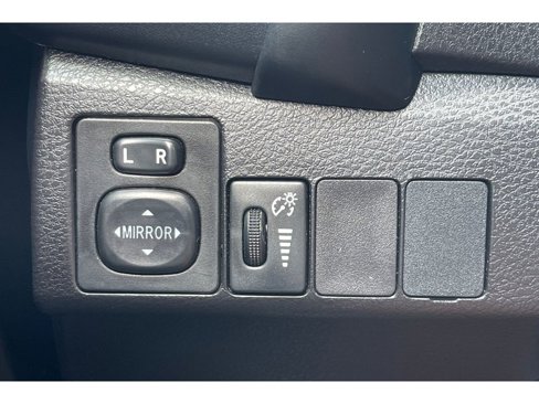 Used 2017 Toyota Corolla L image 36