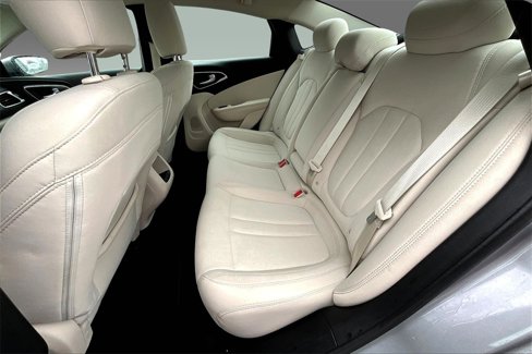 Used 2015 Chrysler 200 Limited image 15