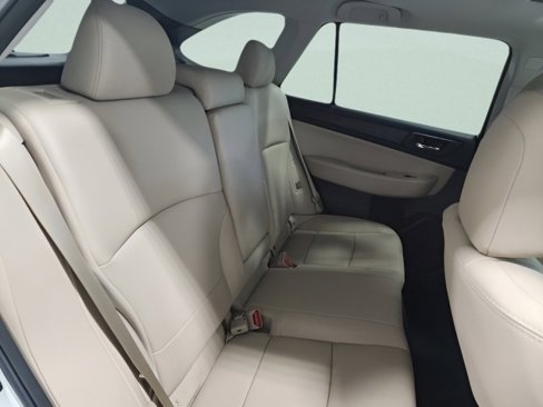 Used 2017 Subaru Outback 3.6R Limited image 22
