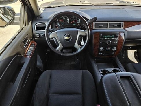 Used 2013 Chevrolet Suburban LS image 25