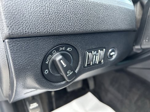 Used 2016 Chrysler 300 C image 15