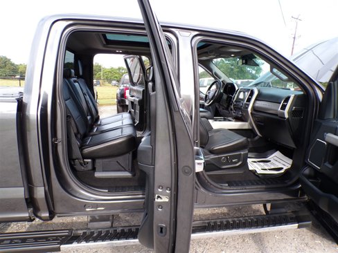 Used 2018 Ford F250 Lariat w/ Lariat Ultimate Package image 4