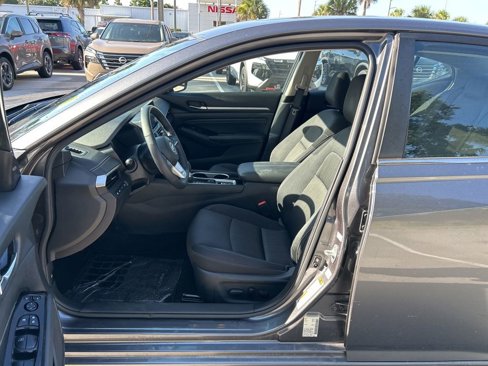Used 2021 Nissan Altima 2.5 SV image 9