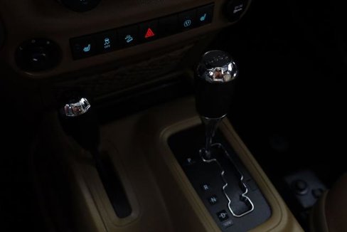 Used 2017 Jeep Wrangler Unlimited Rubicon w/ Connectivity Group image 19