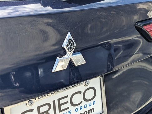 Used 2022 Mitsubishi Outlander SE image 12