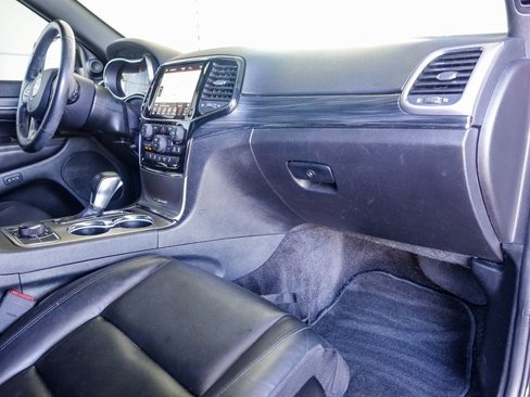 Used 2019 Jeep Grand Cherokee Limited image 3