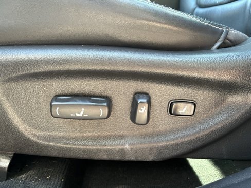 Used 2014 Kia Sorento SX image 12