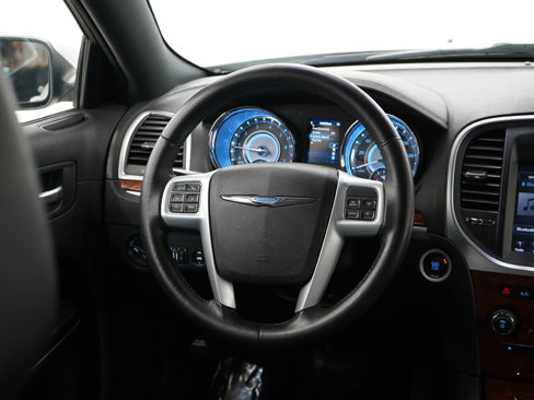 Used 2014 Chrysler 300 AWD w/ Driver Convenience Group image 13
