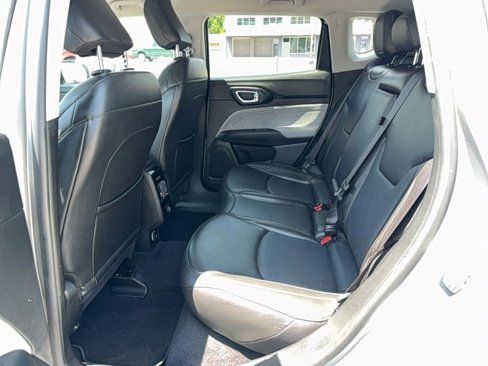Used 2022 Jeep Compass Latitude image 26