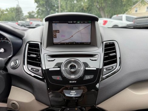 Used 2015 Ford Fiesta Titanium image 20