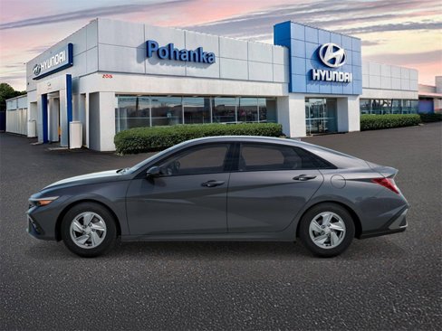 New 2025 Hyundai Elantra SE image 3