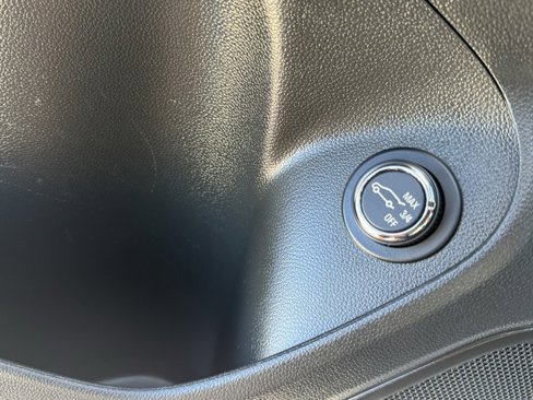 Used 2022 Buick Encore GX Essence image 10