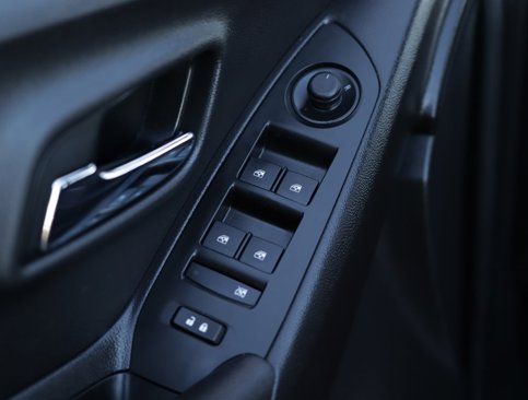 Used 2019 Chevrolet Trax LT w/ LT Convenience Package image 22