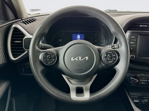 Used 2022 Kia Soul LX image 17